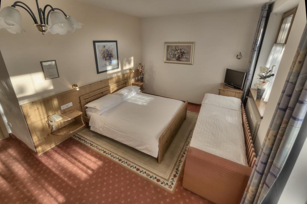 Hotel Waldheim Belvedere بريسّانوني المظهر الخارجي الصورة