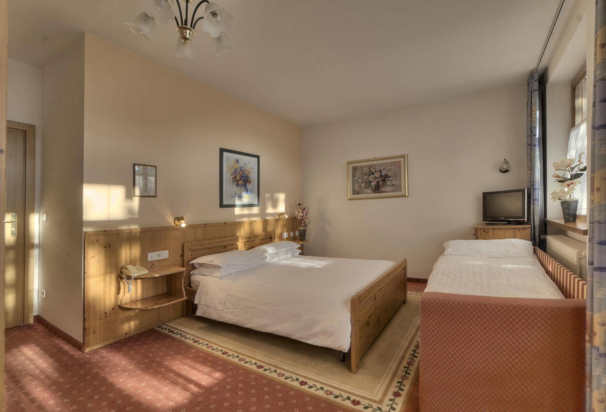Hotel Waldheim Belvedere بريسّانوني المظهر الخارجي الصورة